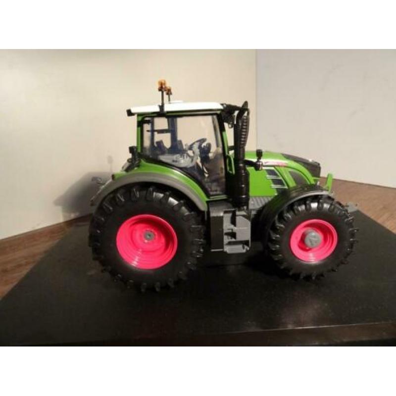 Te koop UH Fendt 724 Vario Nature Green.