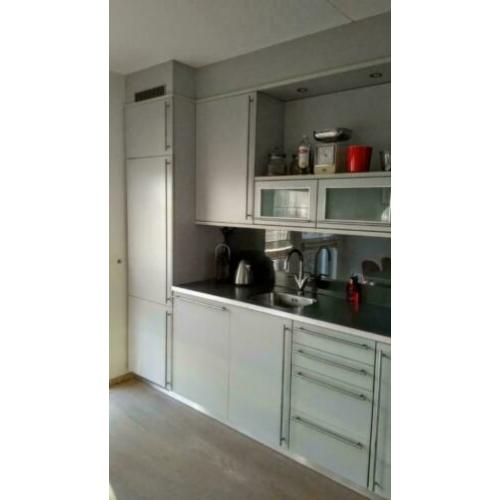 Complete moderen keuken met alla apparatuur € 975,-