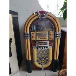 Juke box 30 jaar oud radio cd