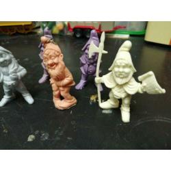 Oude figuurtjes van kabouters