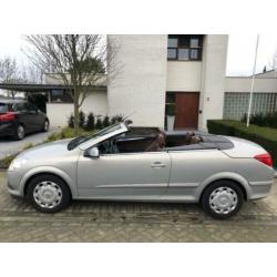 Opel Astra Twintop 1.8-16V 140pk 2008 Grijs