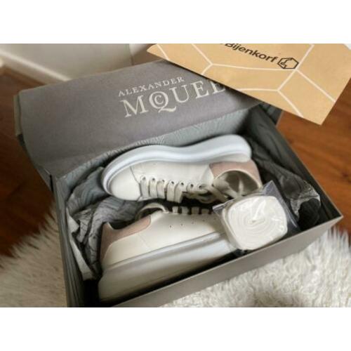Alexander McQueen kalfsleer maat 38