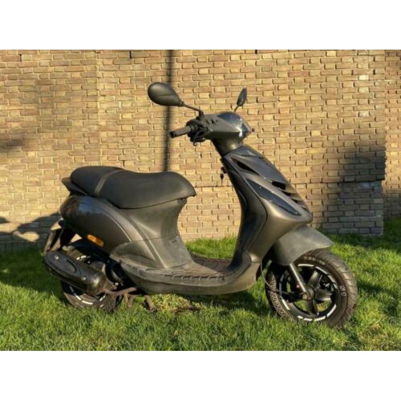 Supermooie full option piaggio zip custom (brom, 2015)
