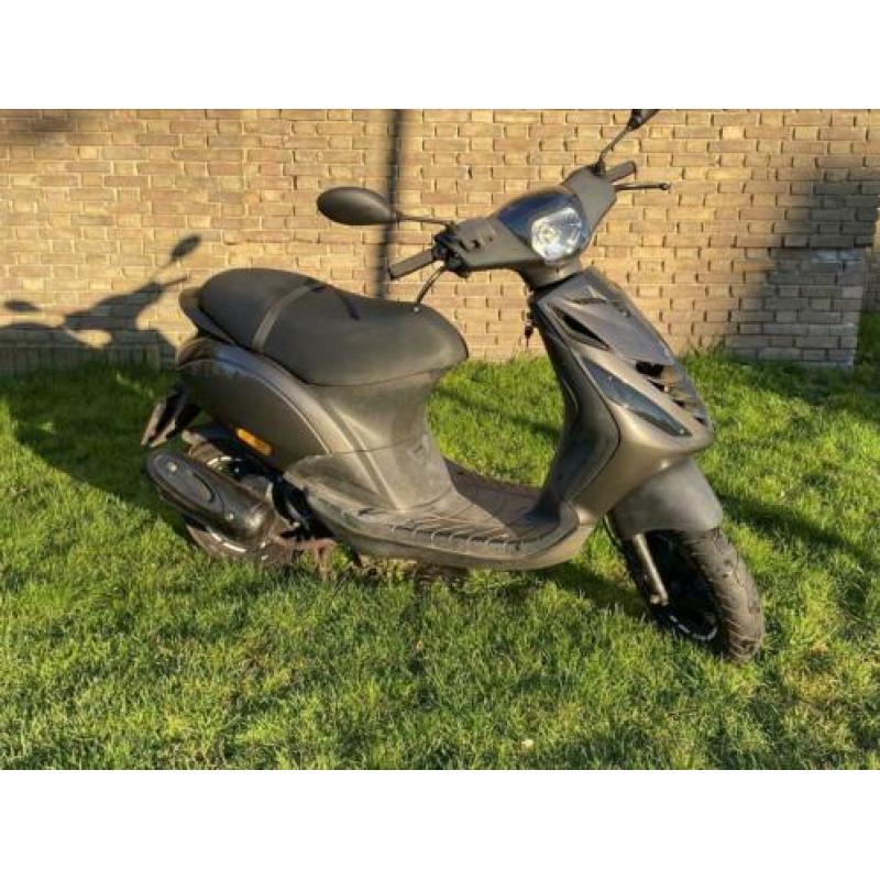 Supermooie full option piaggio zip custom (brom, 2015)
