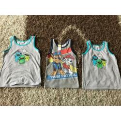 3 onderhemden Paw Patrol en 2 x monsters maat 122/128