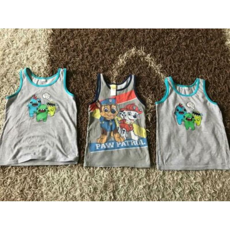 3 onderhemden Paw Patrol en 2 x monsters maat 122/128