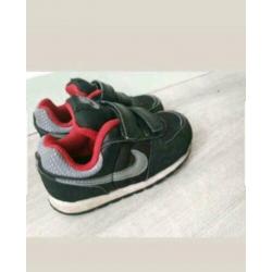 Nike schoenen maat 23.5