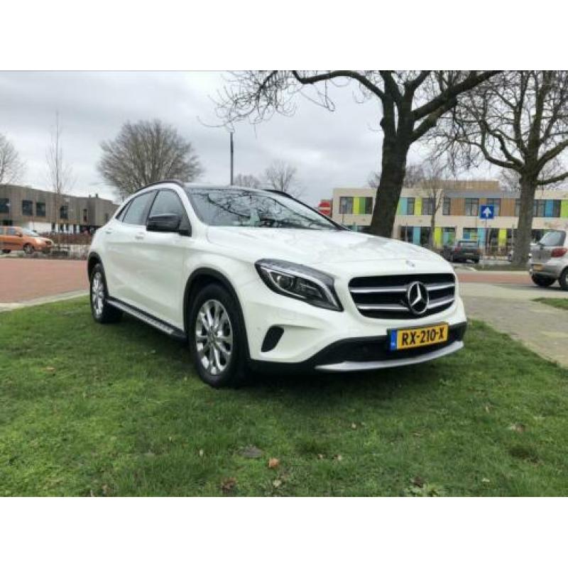 Mercedes GLA-Klasse Gla180 CDI Aut7 2015 Wit Panoramadak