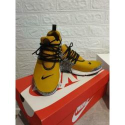 Limited Edition Nike air Safari schoenen maat 38.5