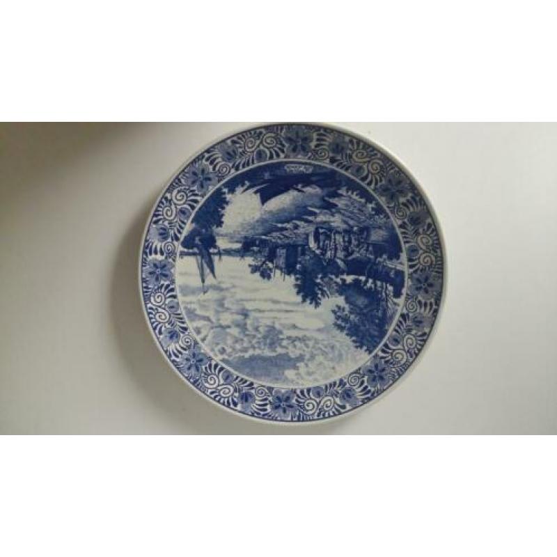 doos met Delft 's blauwe spullen