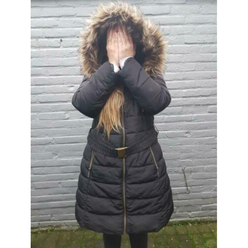 Mooie zwarte lange winterjas te koop maat 42