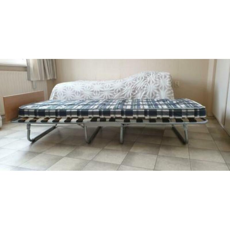 Opklap bed incl matras.