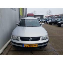 Volkswagen Passat Variant 1.8-5V Turbo Trendline NIEUWE APK