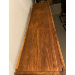 Mooie teakhouten dressoir met metalen poten