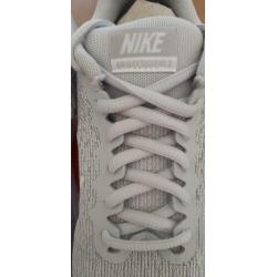 nieuw Nike Air Max Sequent maat 36 lichtgrijs