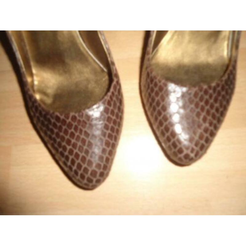 Massimo Dutti; Zeer mooie pumps van leer; maat 38