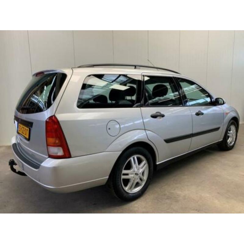 Ford Focus Wagon 1.6-16V Collection AIRCO-LMV-DAKRAILS-ELECT