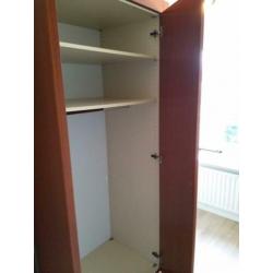 Kleding kast, kersen hout