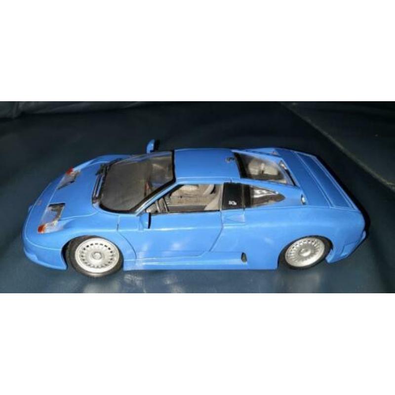 Maisto 1:18 Bugatti EB110 blauw