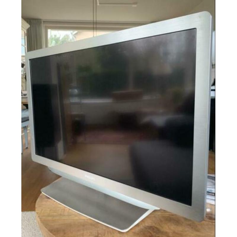 Philips smart tv model no. 32PFL9606H/12