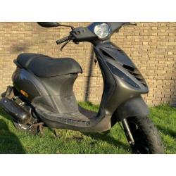 Supermooie full option piaggio zip custom (brom, 2015)