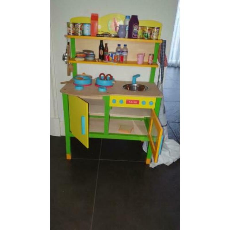 Leuke complete houten speel keukentje