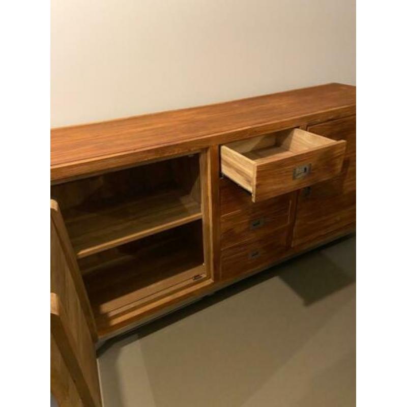 Mooie teakhouten dressoir met metalen poten