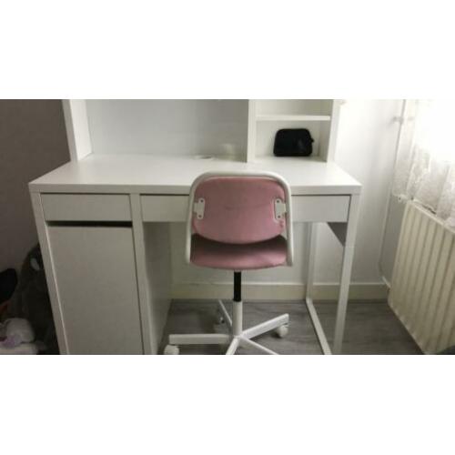 Bureau wit met stoel en kast