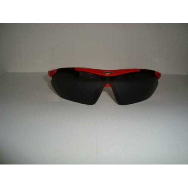 Nieuwe rode Sport Sunlover's zonnebril "STRAIGHT-EYE" € 4,50