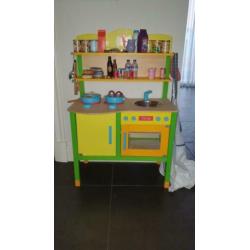 Leuke complete houten speel keukentje