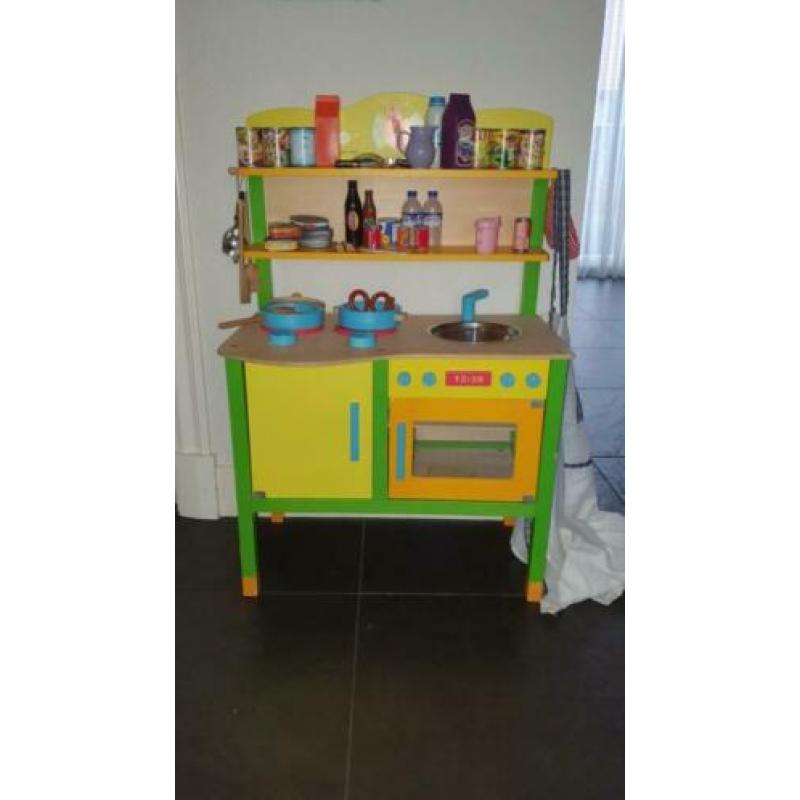 Leuke complete houten speel keukentje