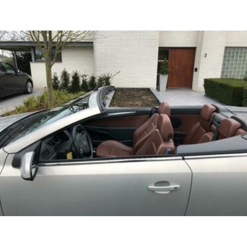Opel Astra Twintop 1.8-16V 140pk 2008 Grijs