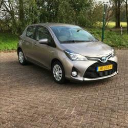Toyota Yaris 1.5 HSD 55KW 5DRS 2015 Grijs