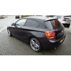 BMW 1-serie 114i 18 inch|Verlaagd|Airco|APK 10/2021|PDC