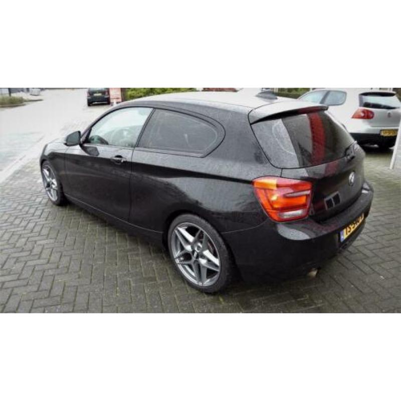 BMW 1-serie 114i 18 inch|Verlaagd|Airco|APK 10/2021|PDC