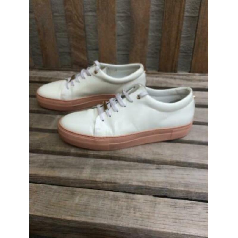 witte lederen sneakers van M25 maat 41 nieuwstaat sneakers