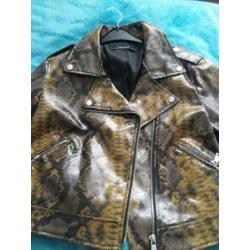 Stoere jack Zara (slangenprint) maat M
