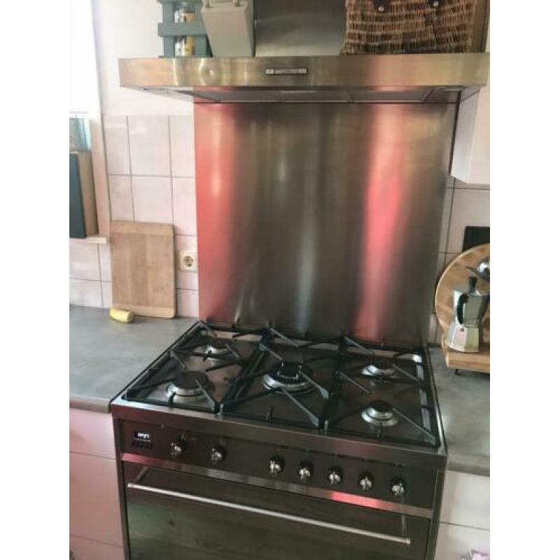 Smeg Fornuis/5-pits/wokbrander/80cm/afzuigkap.