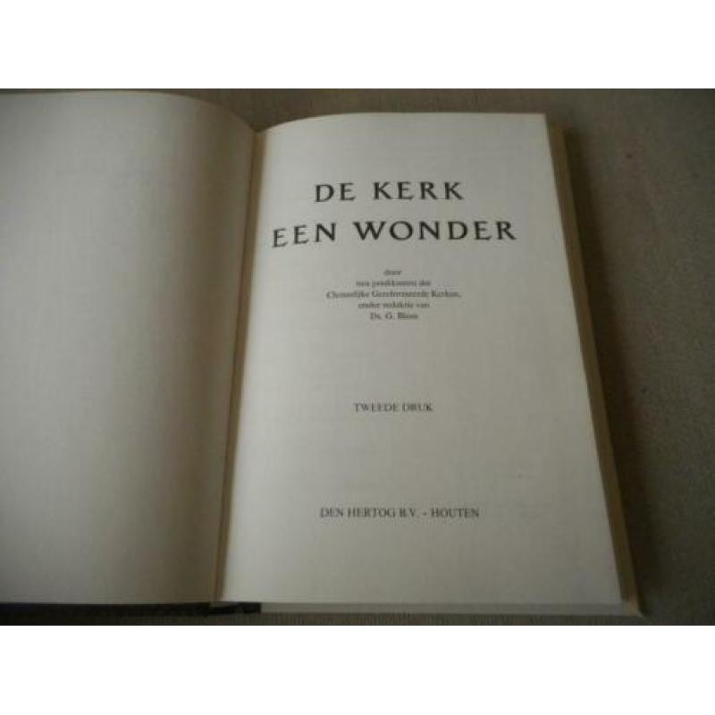 De kerk een wonder / twee versies