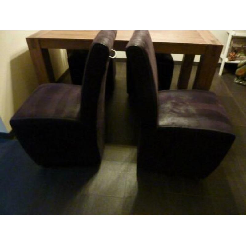Eethoek met 4 stoelen. Grey wash.