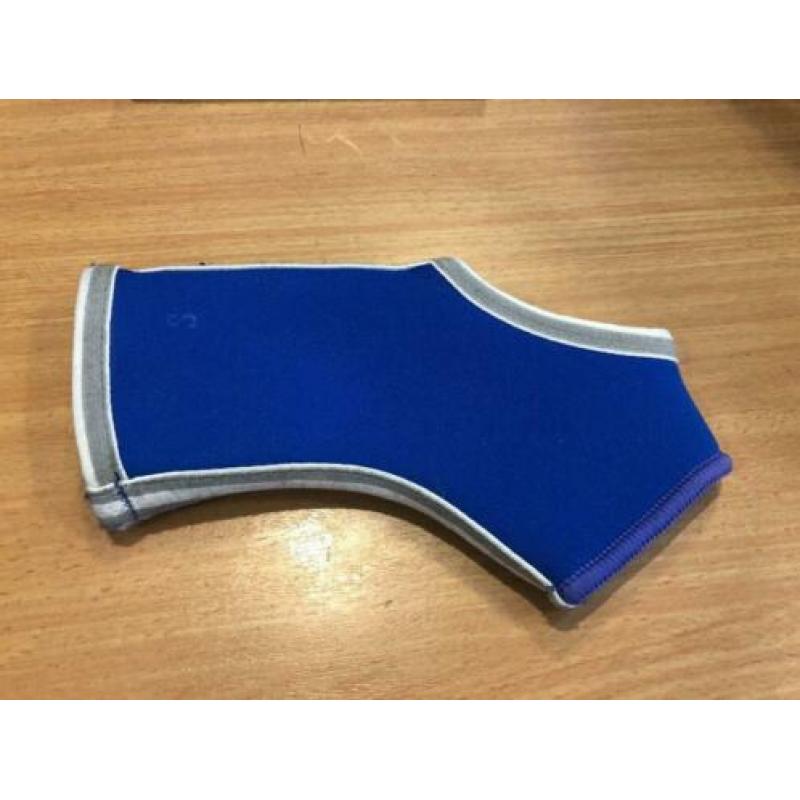 Nieuw Neopreen enkelband bandage Secutex maat Small blauw