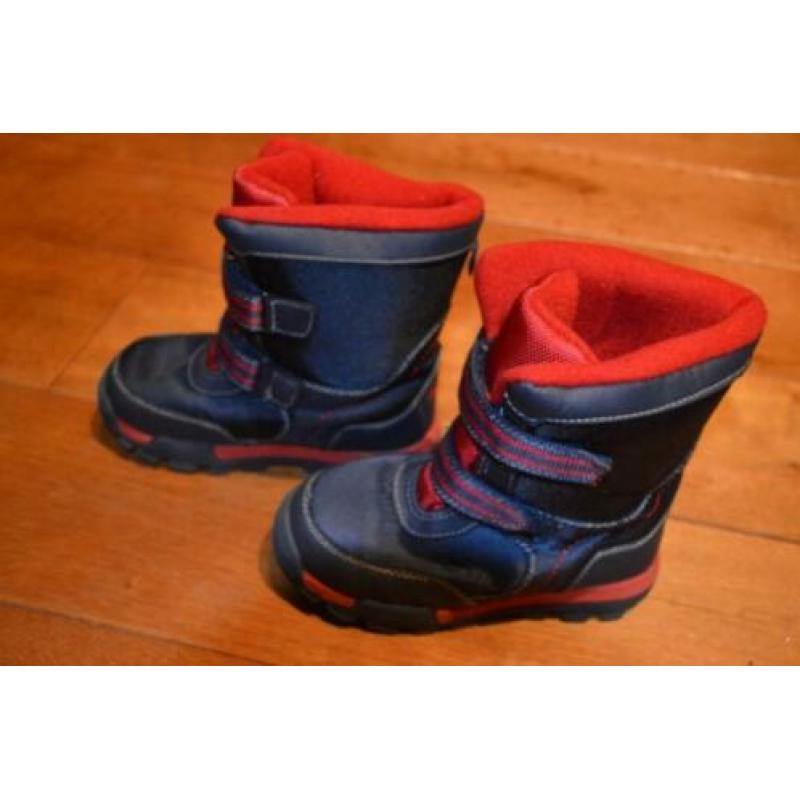 Snowboots van Oshkosh maat 29-30 een