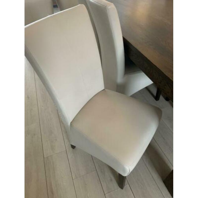 Bruine Eettafel 200x100cm met 6 GRATIS witte stoelen.