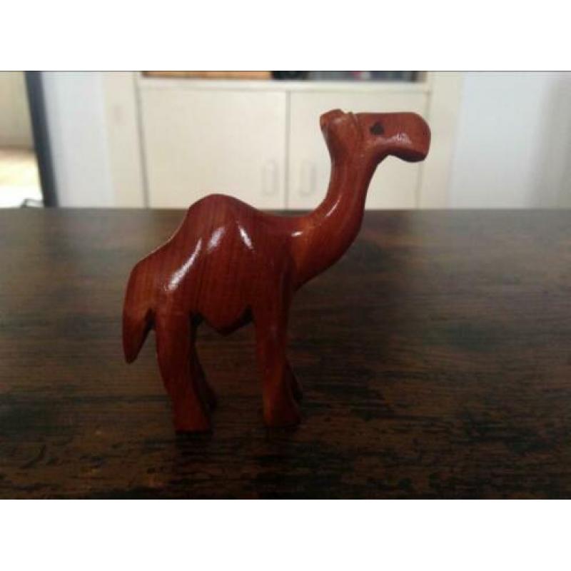 Houten beeldje kameel