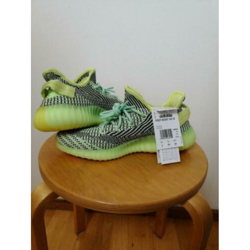 Yeezy yeezreel maat 41 1/3 (8 us)
