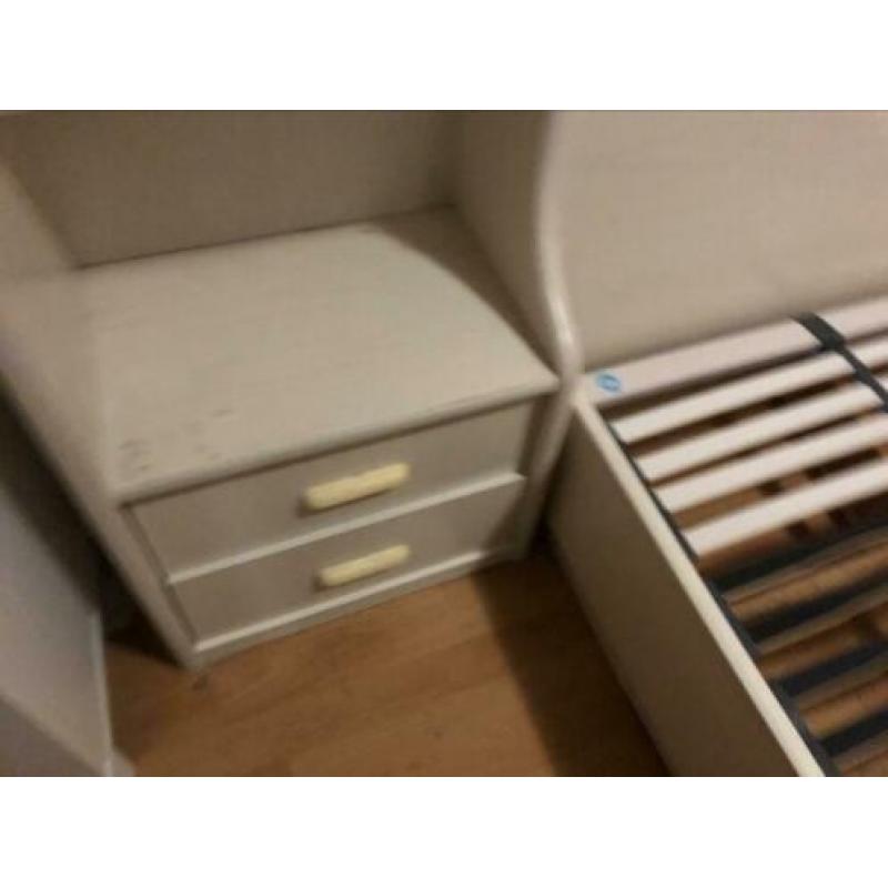 Gratis ophalen bed met ombouw
