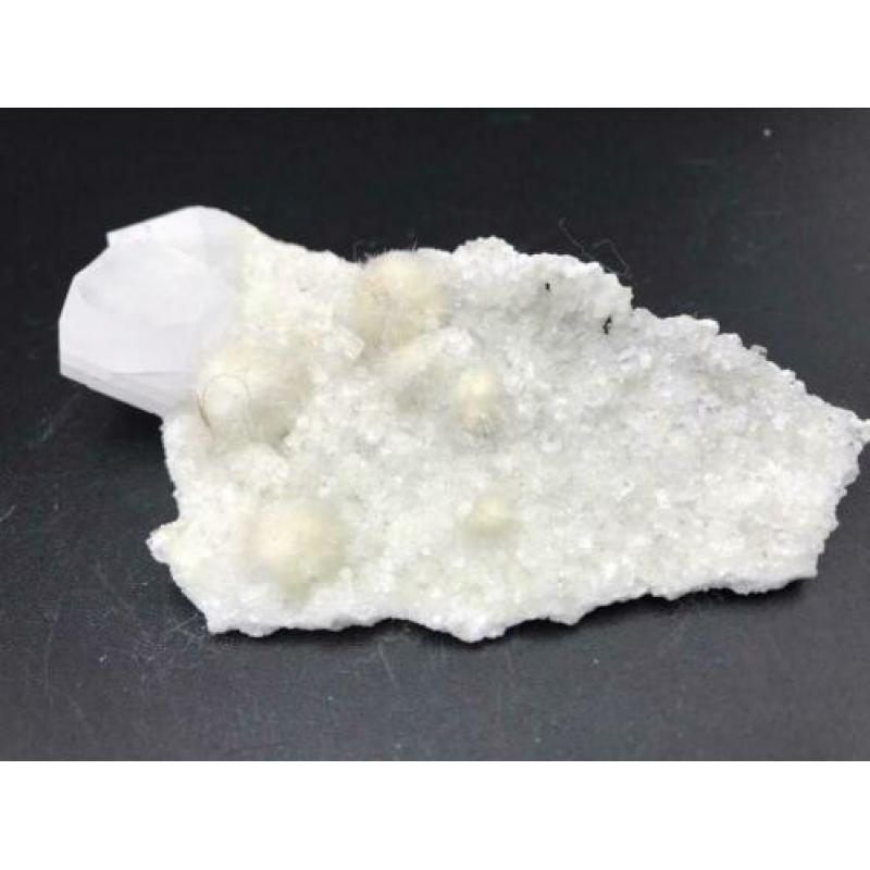 Zeoliet apofyliet okeniet mineralen edelstenen gems