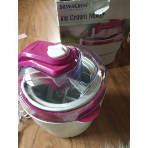 Ice cream maker