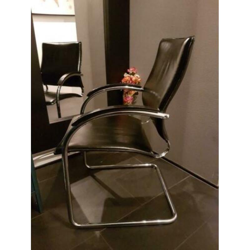 Oldscooldesign Thonet s73 Jozef Carcia zwart leer slede stoe