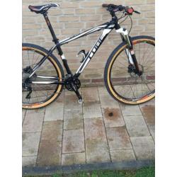 Te koop mooie 29er cube . Shimano 3x10 versnelling. Zeee